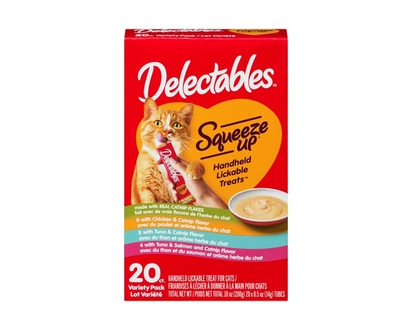 Hartz Squeeze Up Hand Held Lickable Treat made with real catnip - 280.0 G