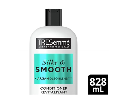TRESemme Revitalisant pour cheveux secs Silky & Smooth + Argan Oleo Blend - 828.0 ML