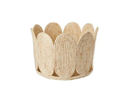 Large Scalloped Basket - 1.0 EA