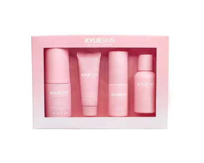KYLIE COSMETICS Coffret Découverte de 4 Mini Produits Visage: Mini Nettoyant Moussant, Mini Hydratant, Mini Sérum Vitamine C, Mini Lait Tonique à la V