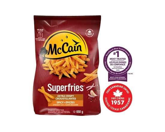 Frites épicées à coupe régulière extra croustillantes Superfriesᴹᴰ McCainᴹᴰ, Fabriqué au Canada à partir d'ingrédients canadiens et importés - 650 g -