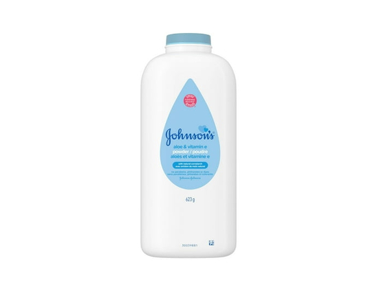 Johnson's Baby Powder with Aloe, Vitamin E, and Cornstarch