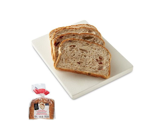 Pain tranché au levain avec graines de citrouille et canneberges Mon marché fraîcheur