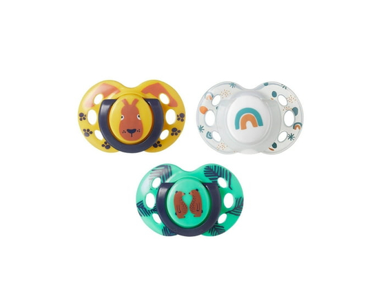 Tommee Tippee Fun Style Pacifier and Fun Style Night Glow in the Dark Pacifier, Symmetrical Design, BPA-Free, Includes Sterilizer Box, (18-36m), Pack 